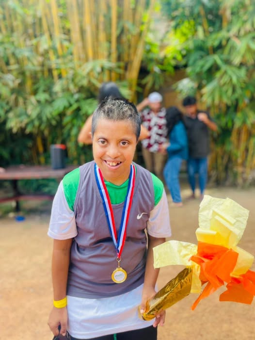 Dilhara receiving recognition for his achievements after 9 years of progress at Smile 'n Win